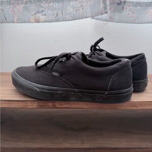 Vans Doheny - all black canvas shoe